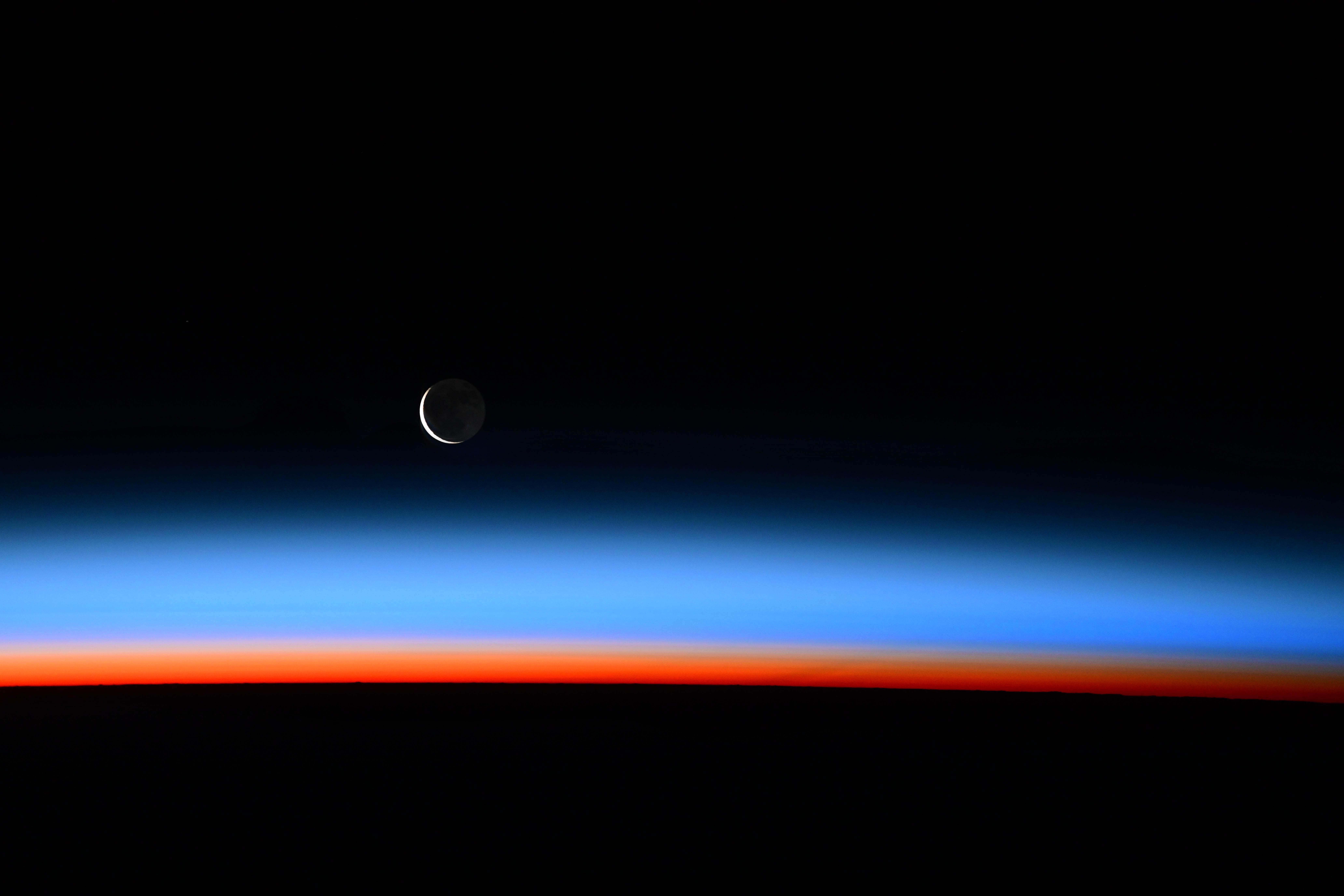 last quarter moon with face